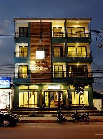 Jerung Hotel Кхаулак Экстерьер фото