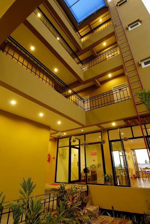 Jerung Hotel Кхаулак Экстерьер фото